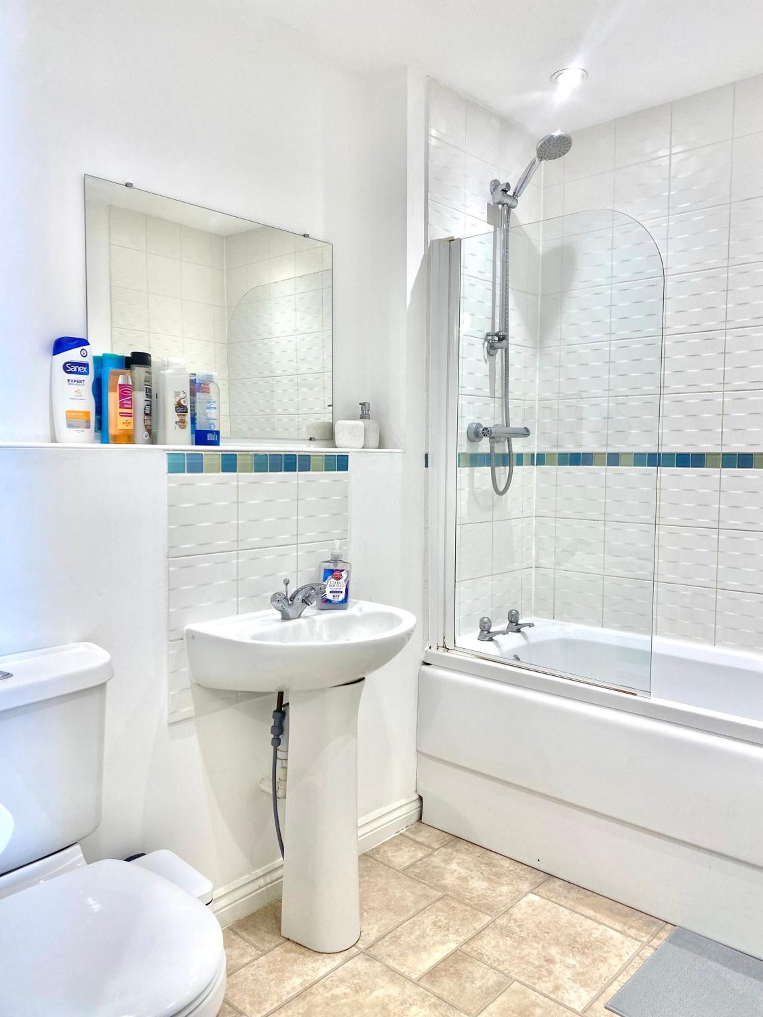 Villa Free Private Parking! Oakley House And Garden! Fully Equipped 4 Comfy Beds Corby Esterno foto