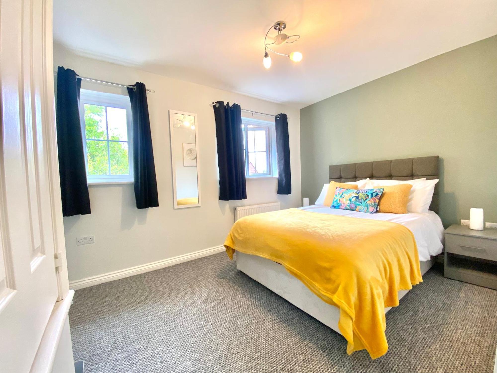 Villa Free Private Parking! Oakley House And Garden! Fully Equipped 4 Comfy Beds Corby Esterno foto